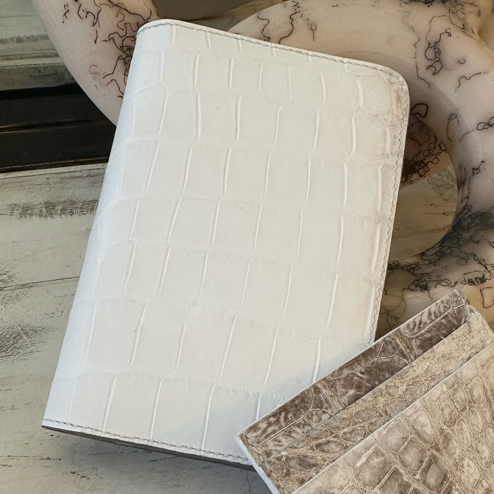 Himalayan Crocodile Double Snap Passport Holder